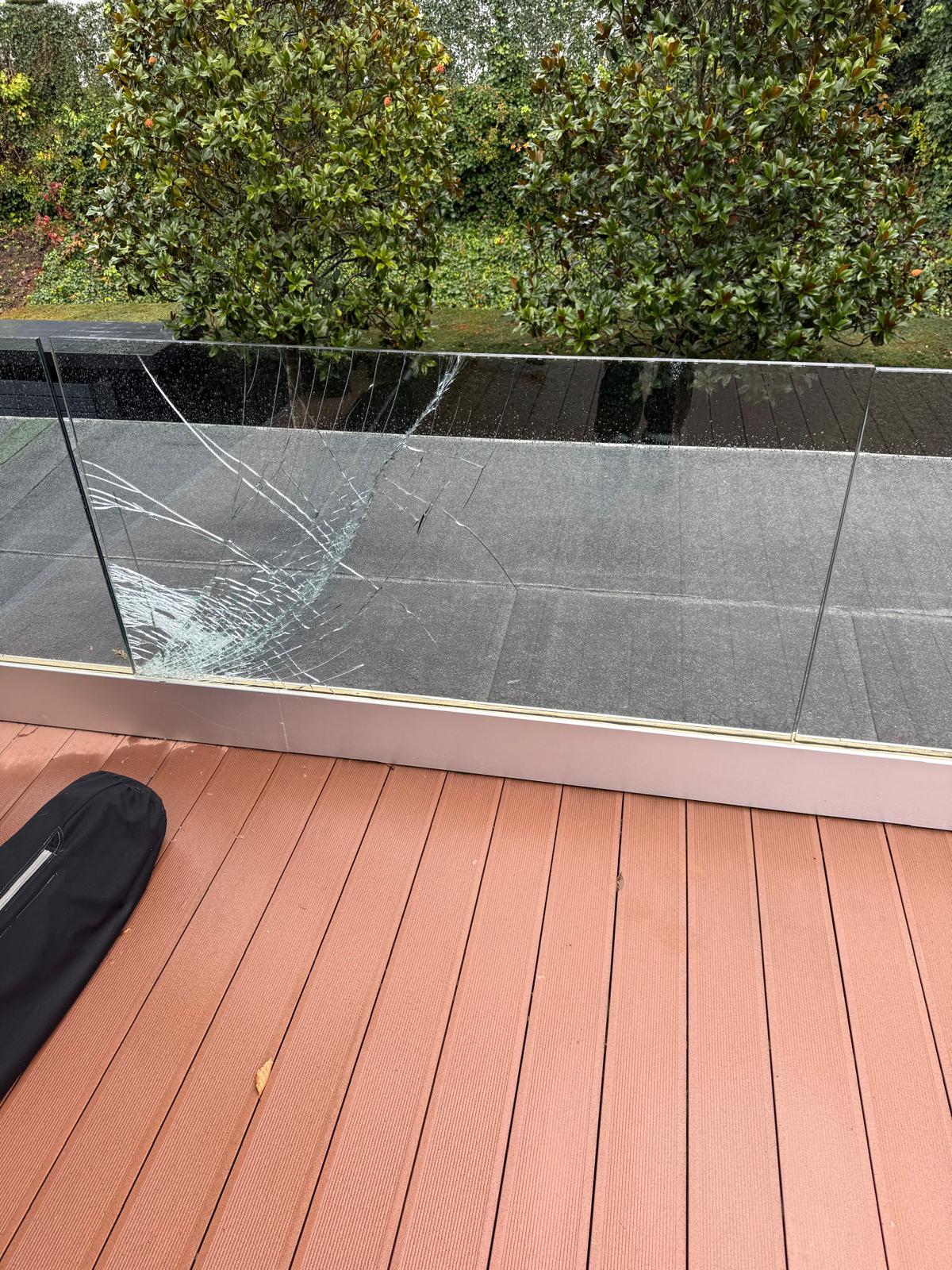 Vitrage endommagé avant remplacement