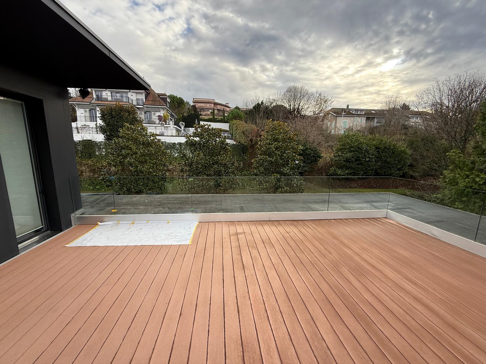 Vue d’ensemble du garde-corps de terrasse à Cologny