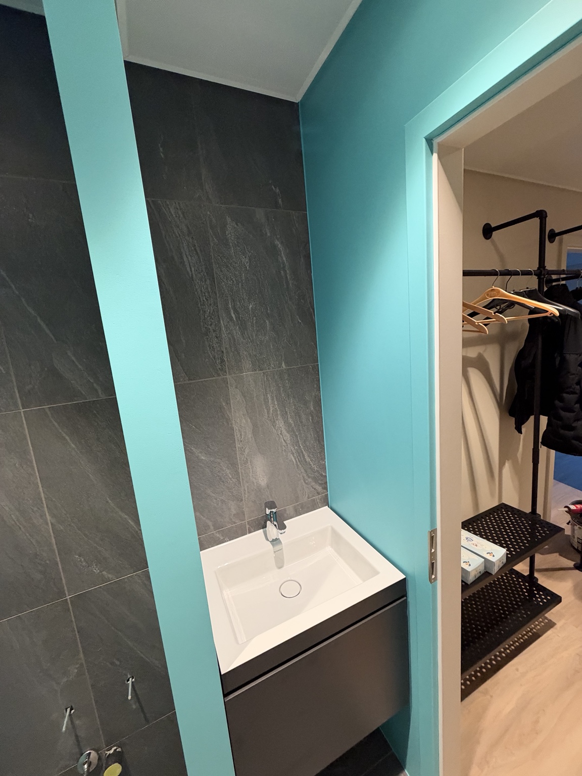 Miroirs sur mesure installés dans un chantier à Rive, Genève