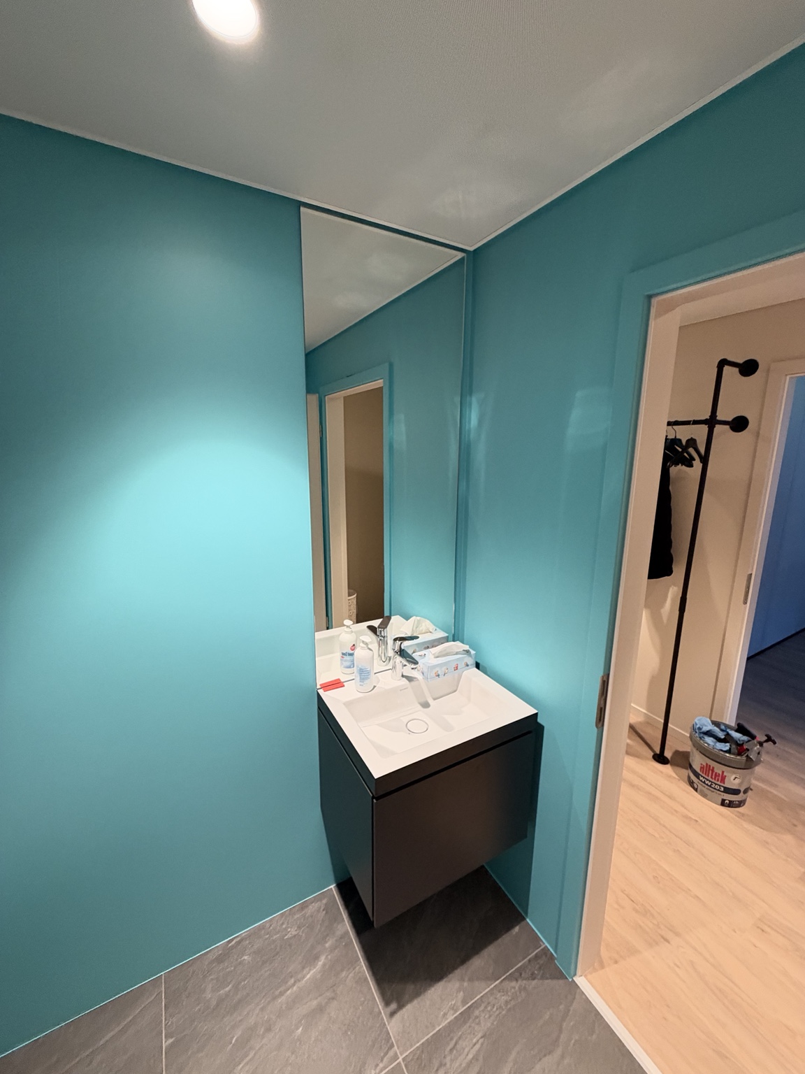 Miroirs sur mesure installés dans un chantier à Rive, Genève